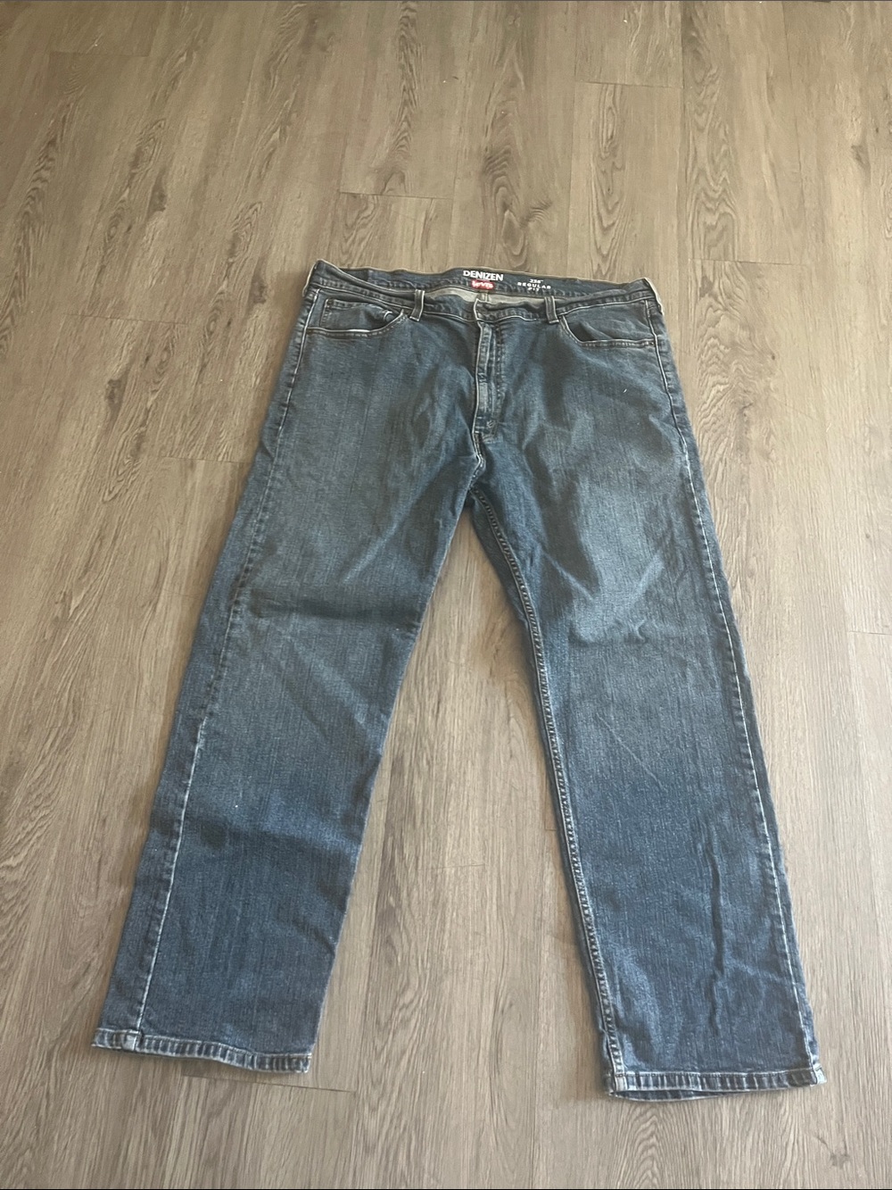 Denizen from Levi's Men's Classic Straight Leg Jeans in Dark Blue